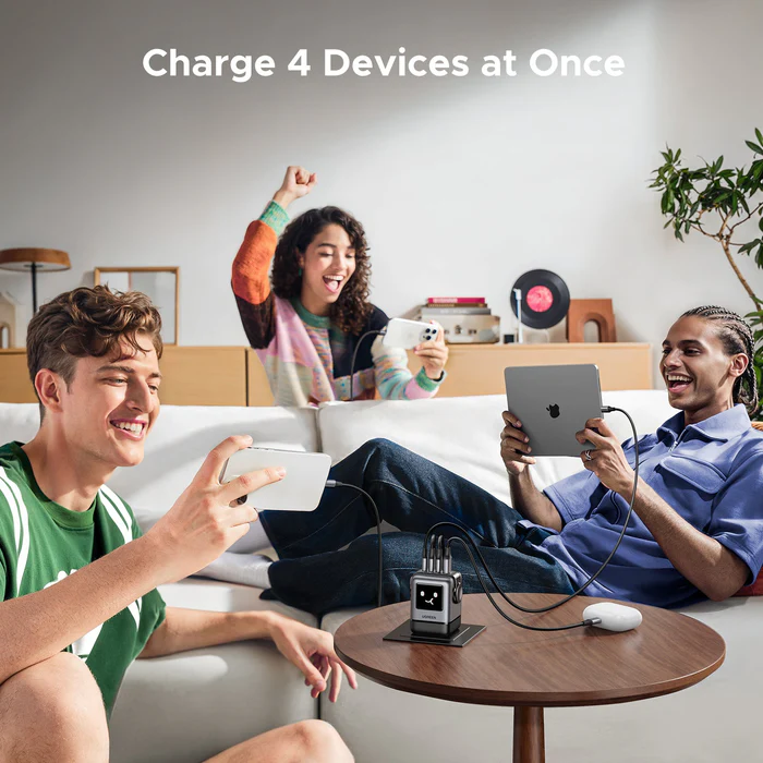  UGREEN Uno Charger 100W Smart Robot Charger